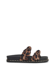 Caralyna Flat Sandal in Leopard